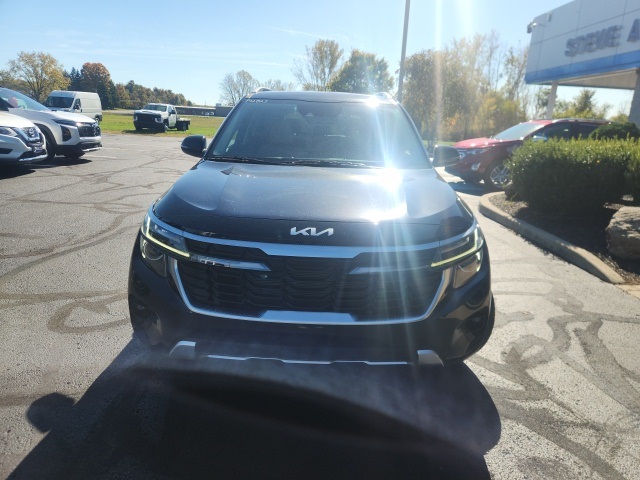 Vehicle image 2 of 25