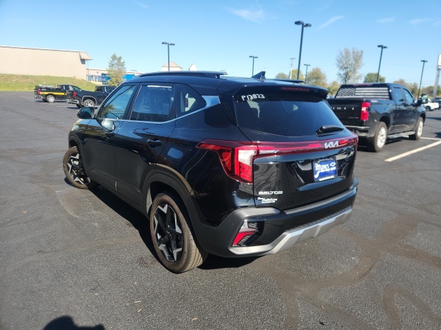 Vehicle image 7 of 25
