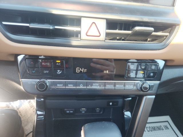 Vehicle image 23 of 25