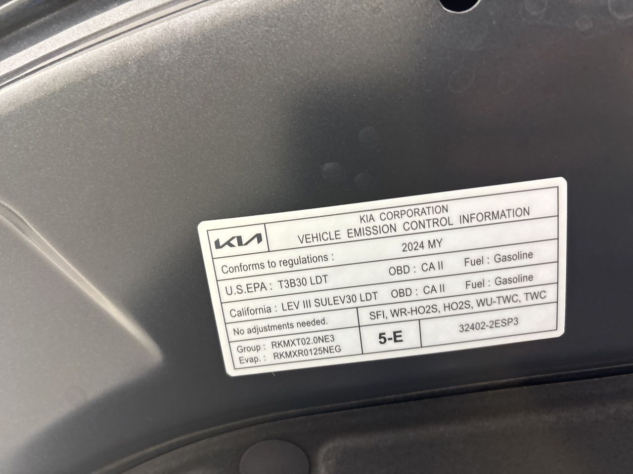 Vehicle image 32 of 40