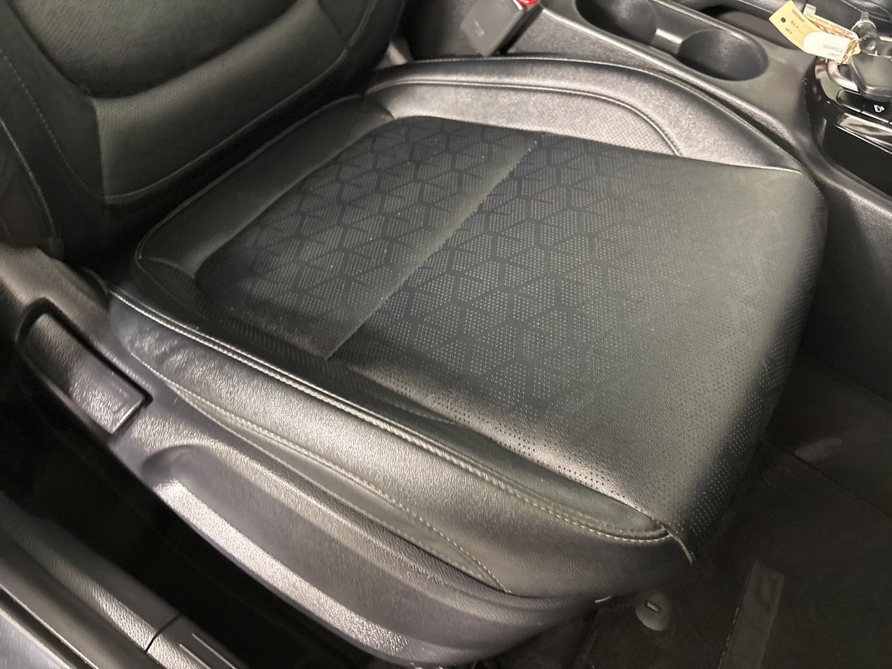 Vehicle image 29 of 40