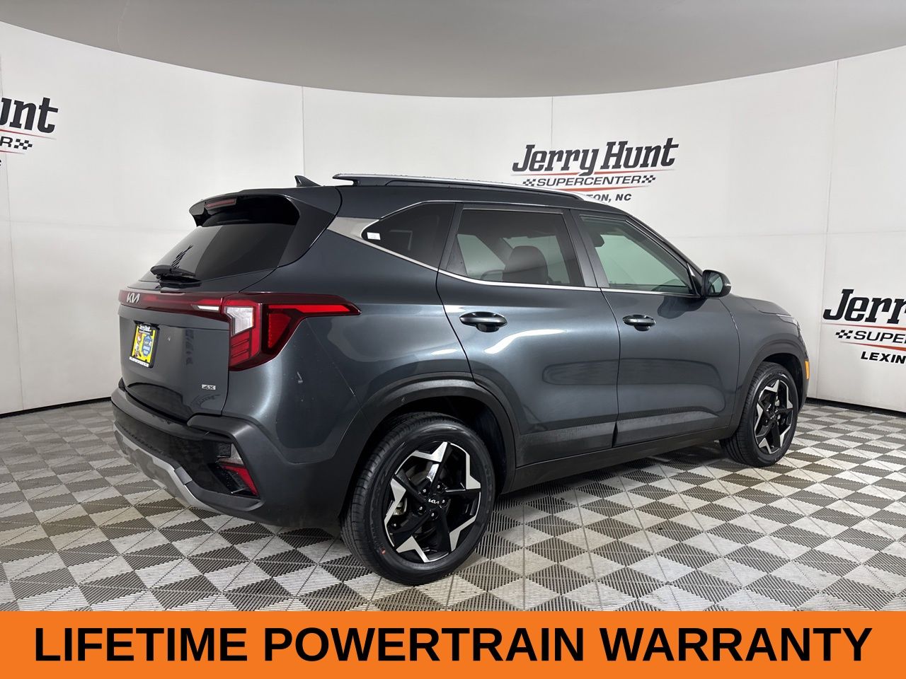 Vehicle image 4 of 40