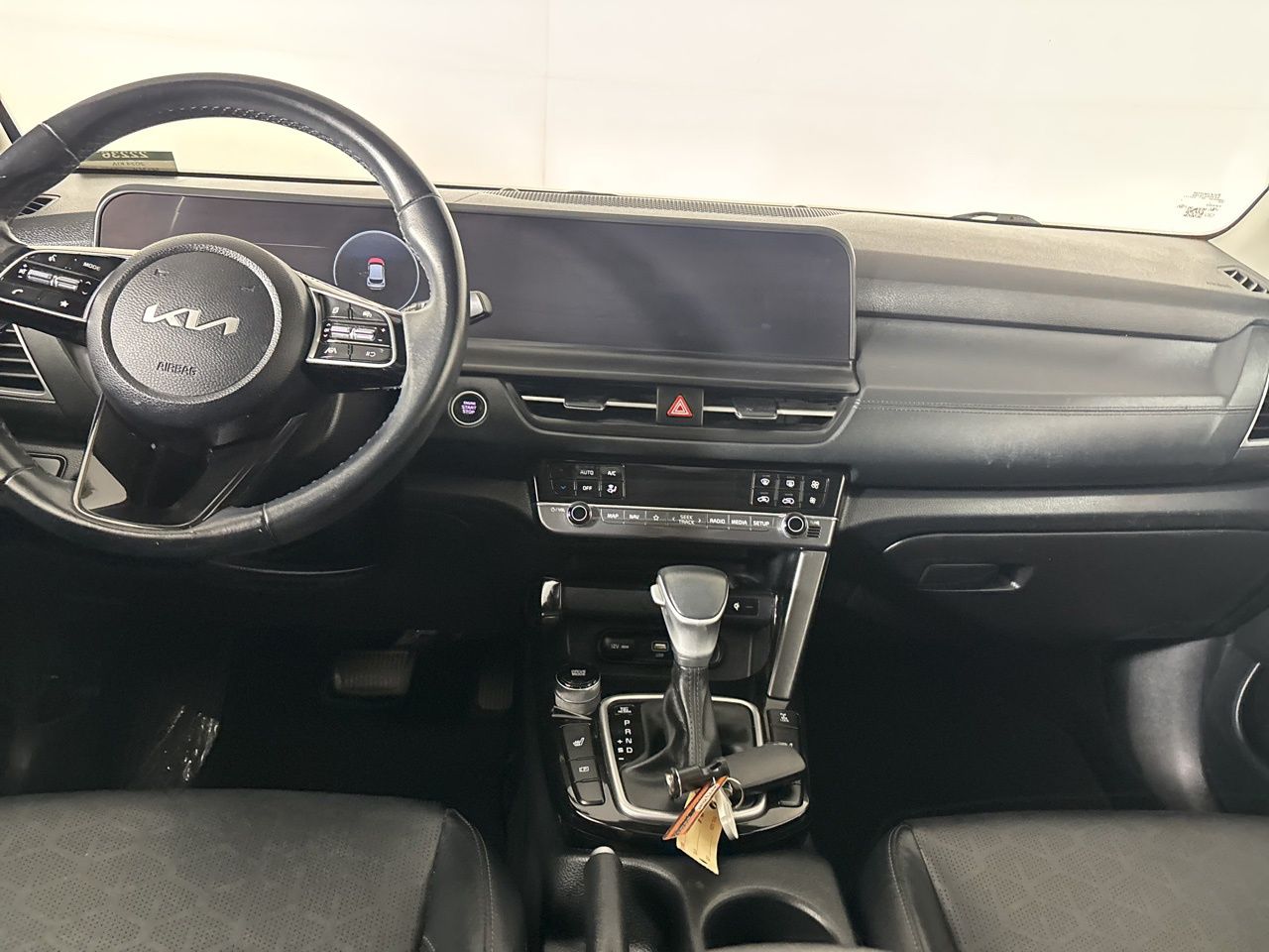 Vehicle image 23 of 40