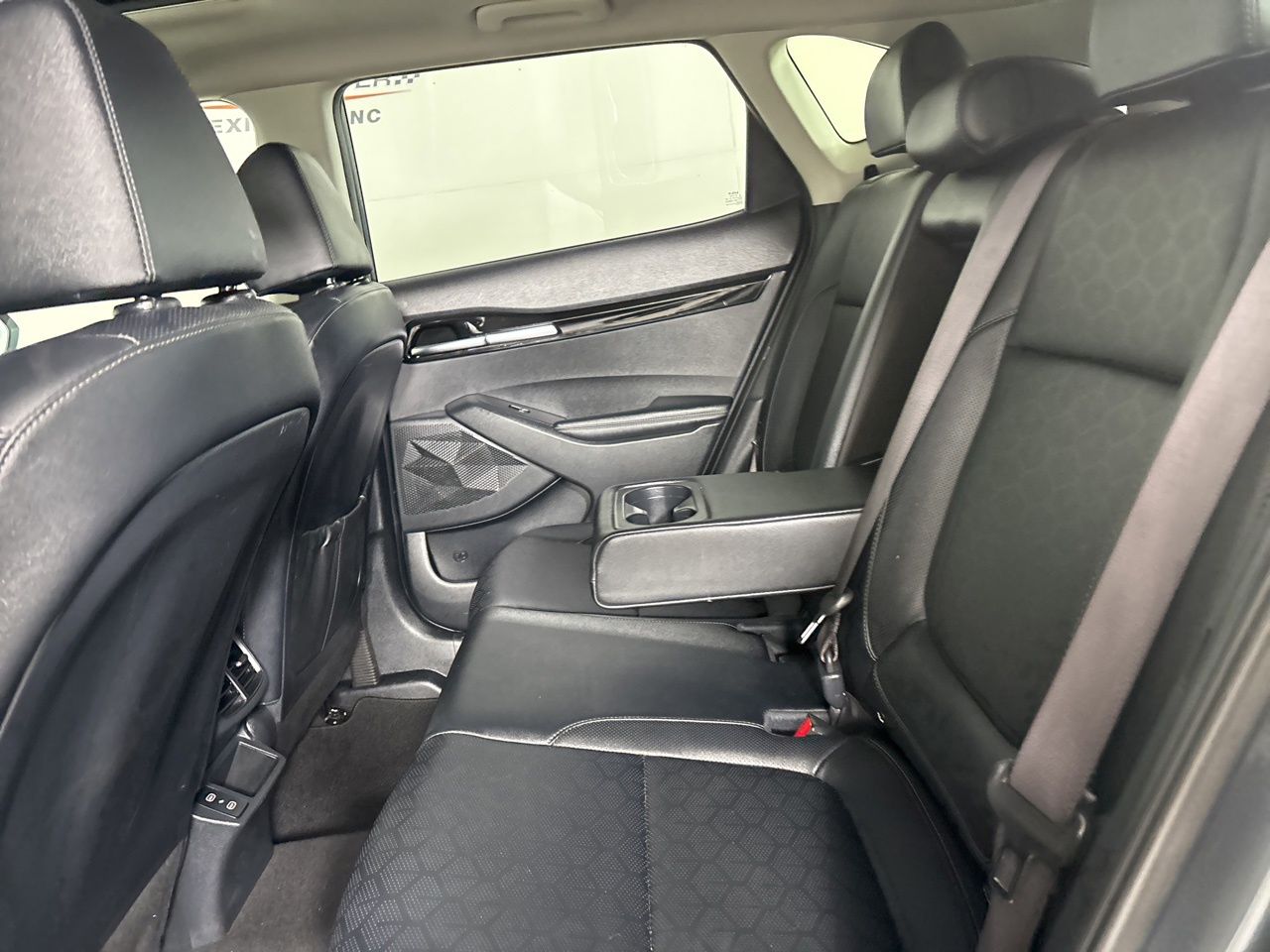 Vehicle image 22 of 40