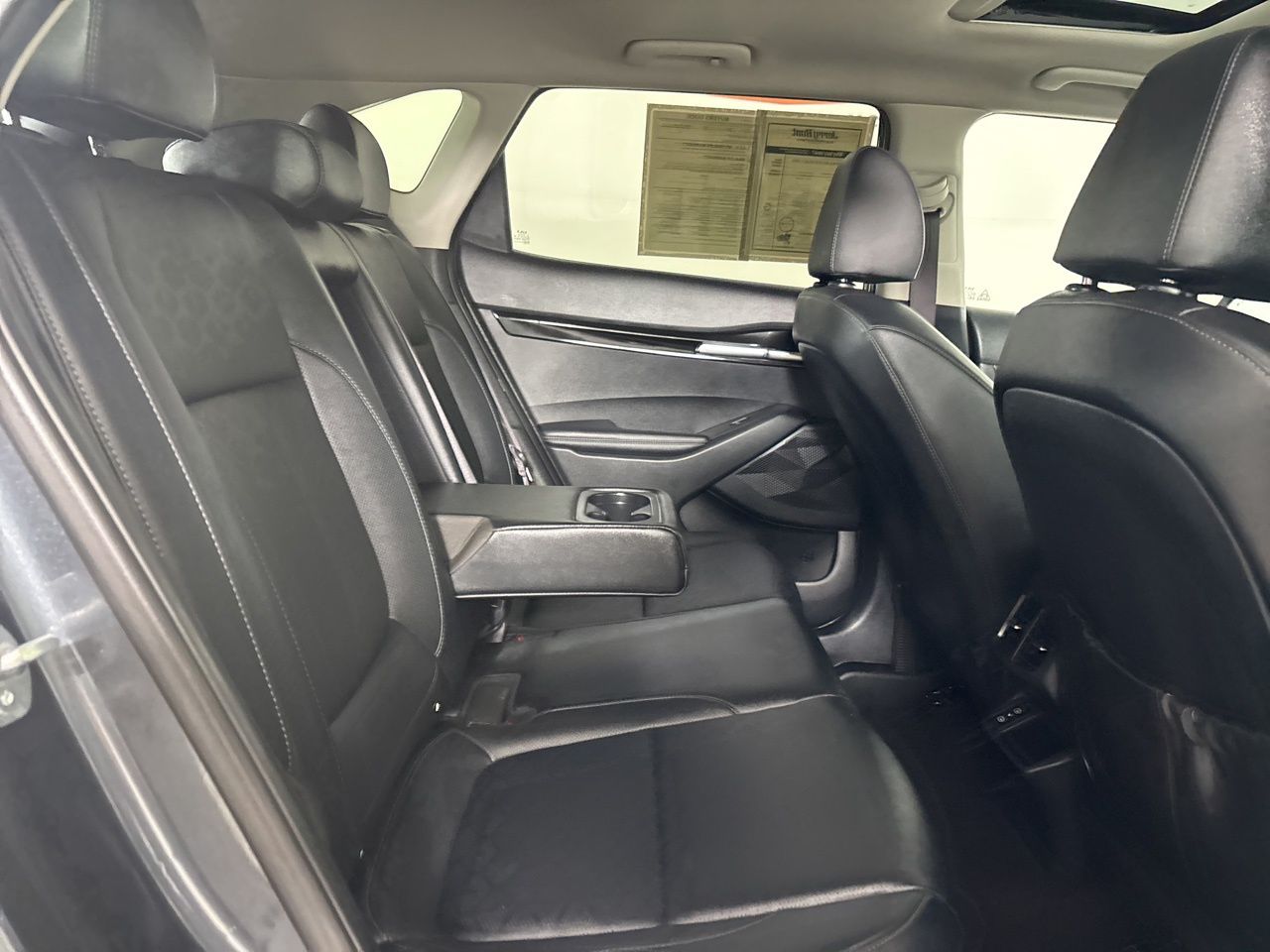 Vehicle image 26 of 40