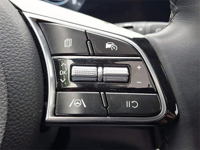 Vehicle image 22 of 30