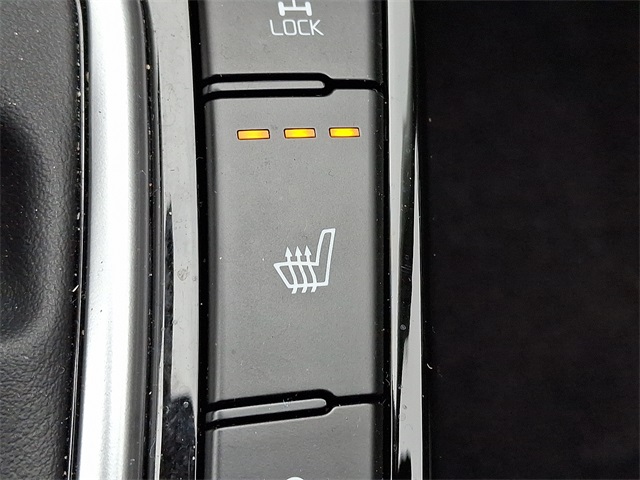 Vehicle image 23 of 30