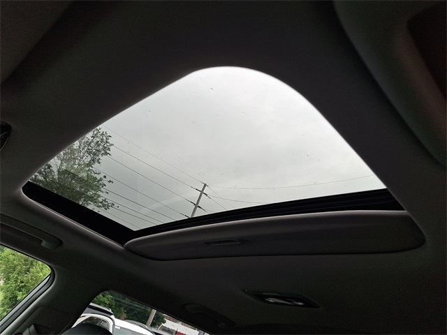 Vehicle image 13 of 30
