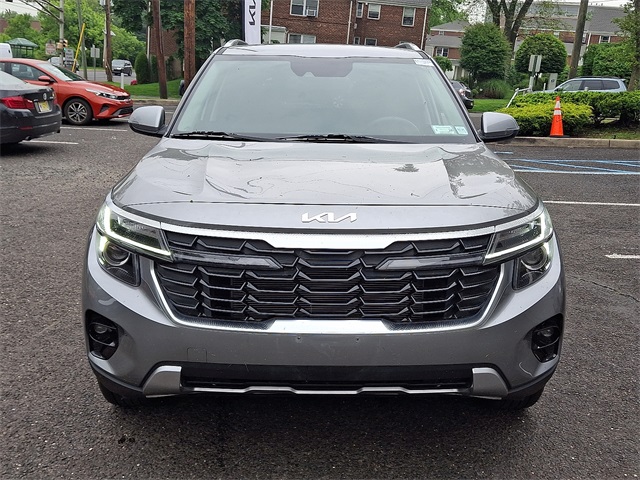Vehicle image 2 of 30
