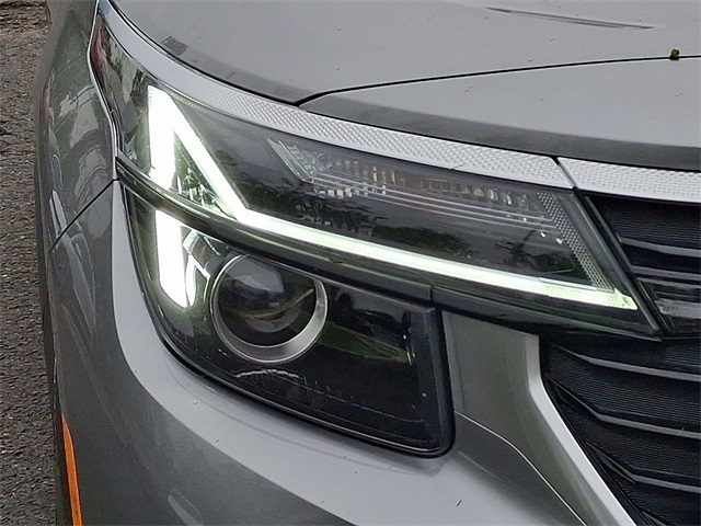 Vehicle image 9 of 30