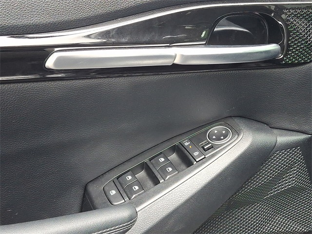Vehicle image 11 of 30