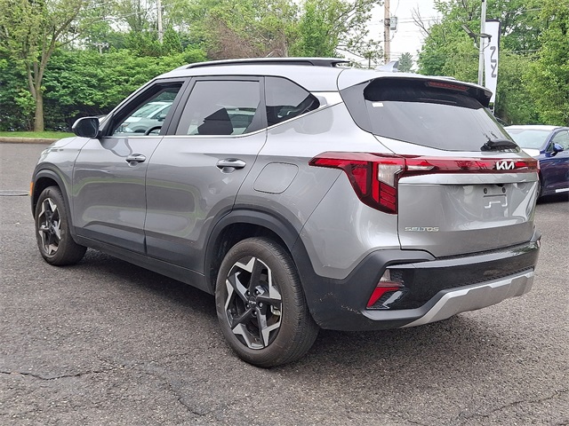 Vehicle image 7 of 30