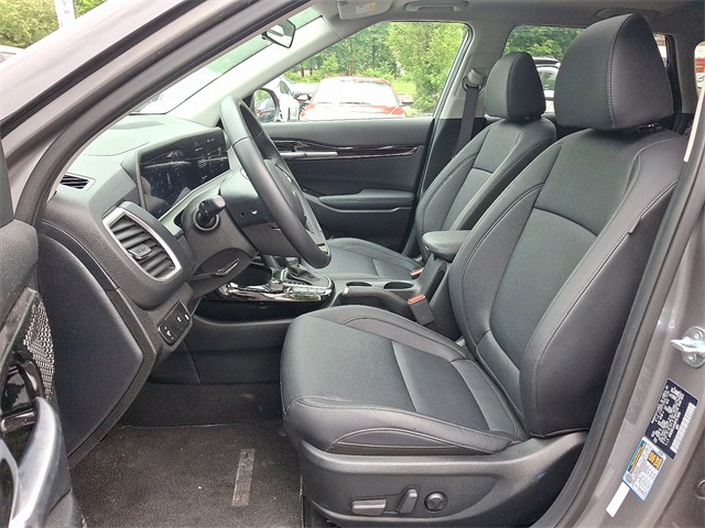 Vehicle image 12 of 30