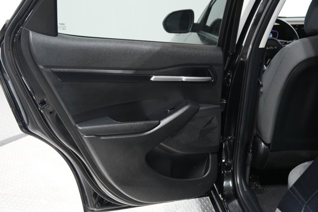 Vehicle image 18 of 38