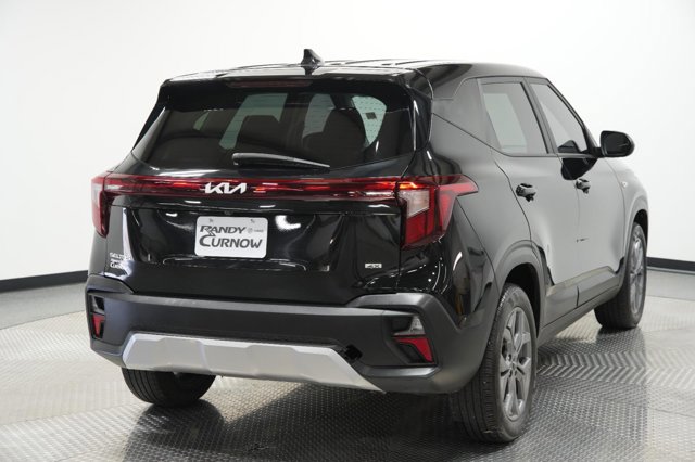 Vehicle image 7 of 38