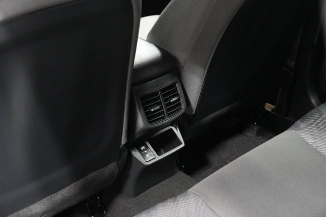 Vehicle image 20 of 38