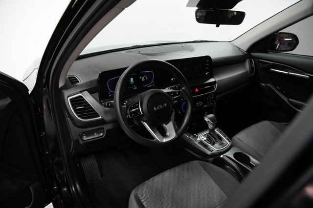 Vehicle image 24 of 38