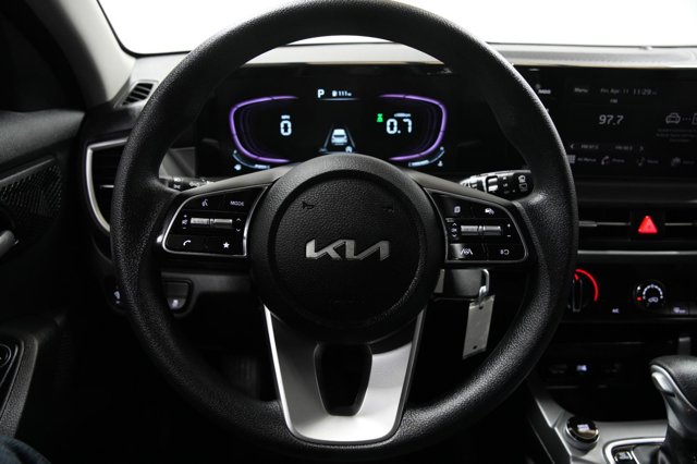 Vehicle image 28 of 38