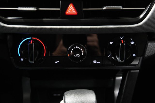 Vehicle image 33 of 38