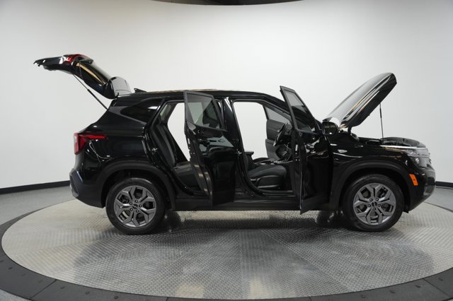 Vehicle image 6 of 38