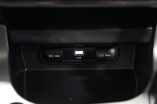 Vehicle image 34 of 38
