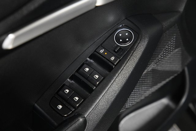 Vehicle image 22 of 38