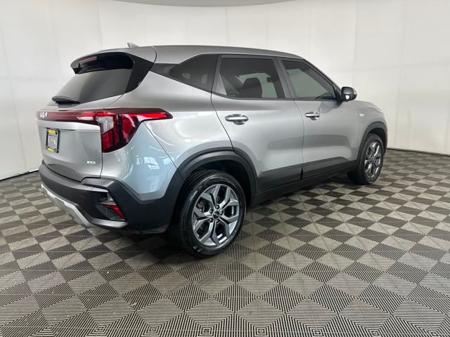 Vehicle image 5 of 27
