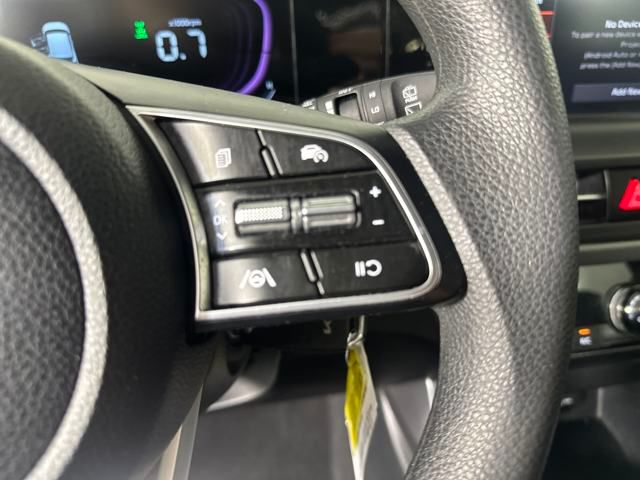Vehicle image 17 of 27