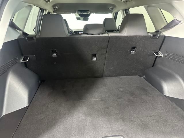 Vehicle image 24 of 27