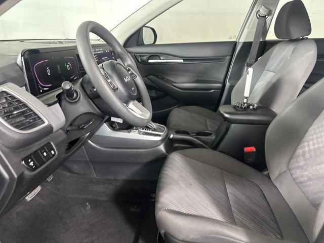 Vehicle image 11 of 27