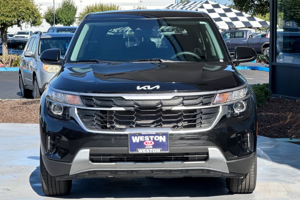 2024 Kia Seltos LX Image 2 of 27