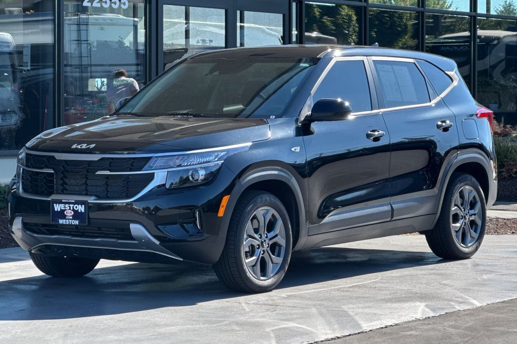 2024 Kia Seltos LX Image 1 of 27