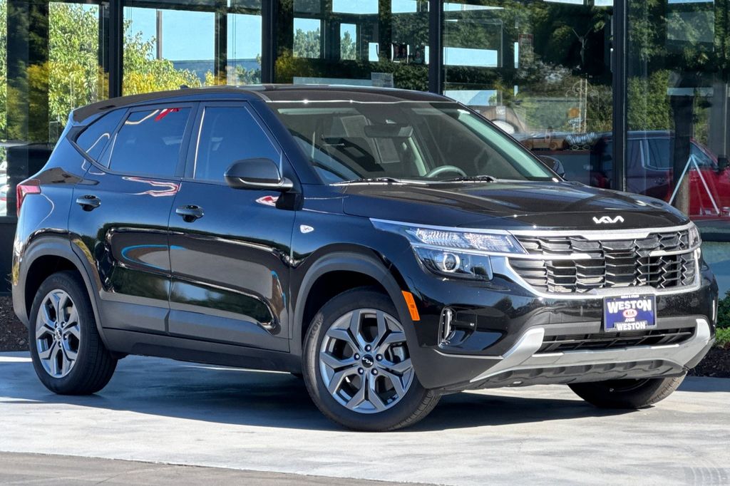 2024 Kia Seltos LX Image 3 of 27