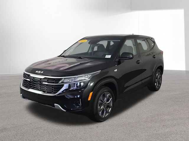 2024 Kia Seltos LX Image 2 of 49