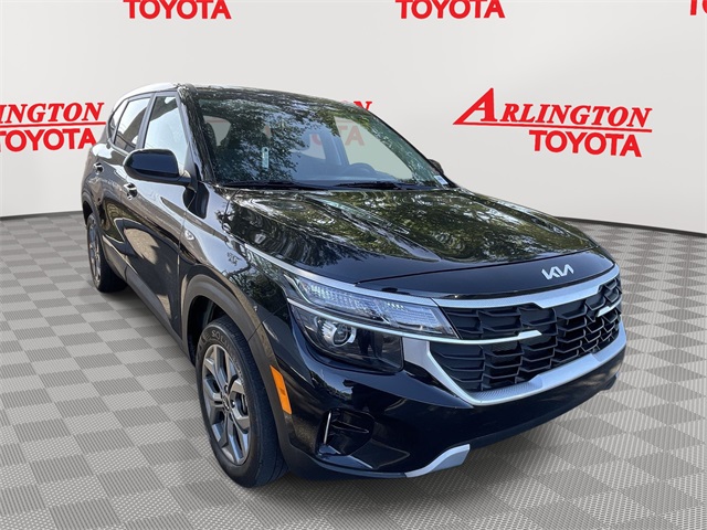 Vehicle image 4 of 22