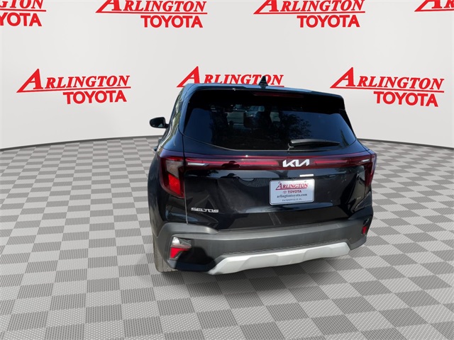 Vehicle image 8 of 22