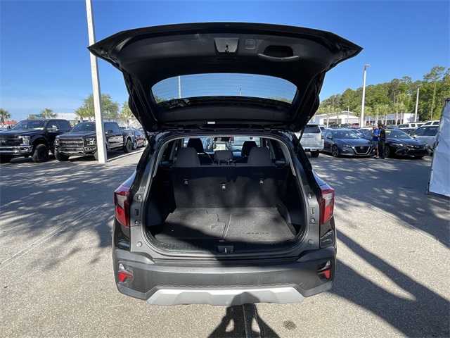 Vehicle image 21 of 22