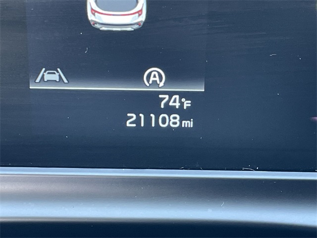 Vehicle image 14 of 22