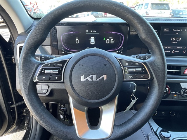 Vehicle image 13 of 22