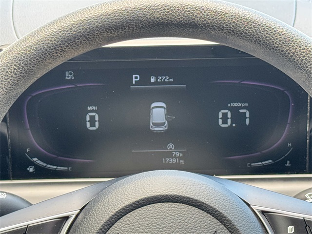 Vehicle image 33 of 47