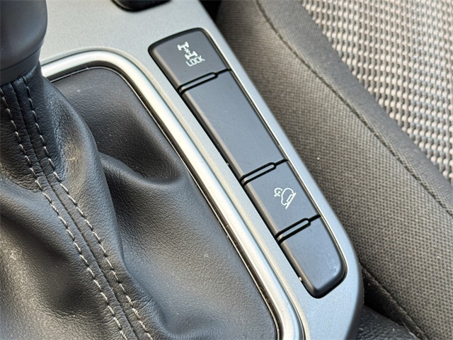 Vehicle image 41 of 47