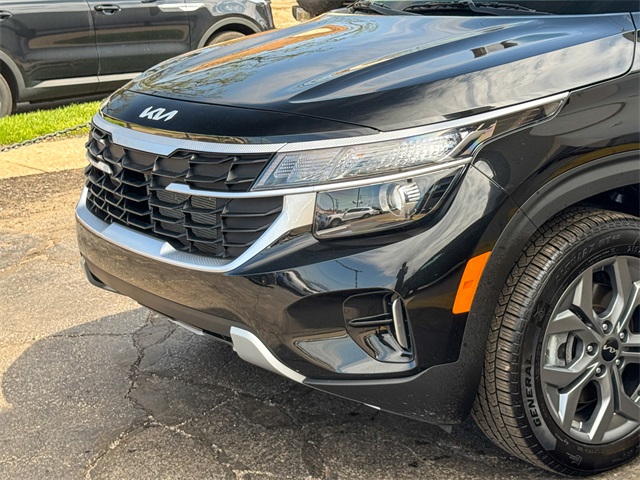 Vehicle image 12 of 47