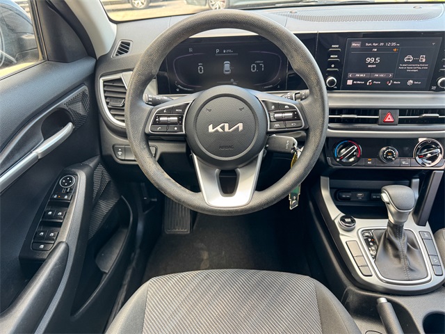 Vehicle image 29 of 47