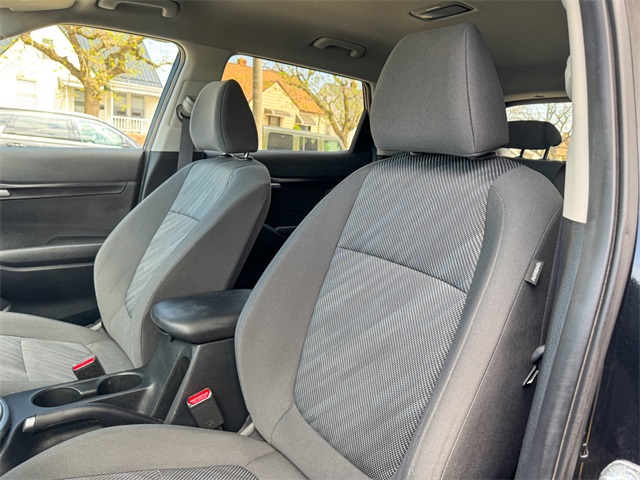 Vehicle image 17 of 47