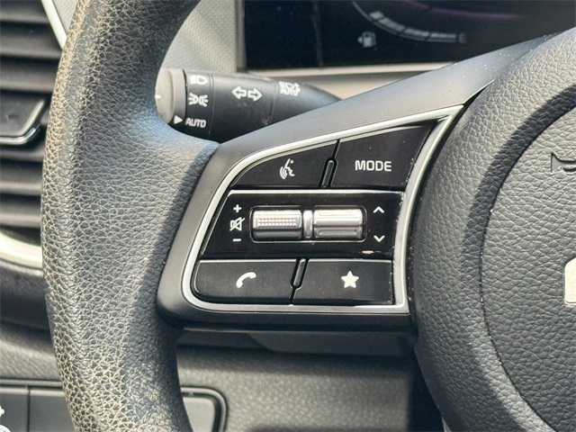 Vehicle image 31 of 47