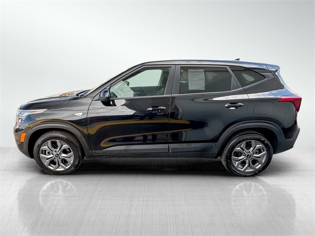 Vehicle image 10 of 47