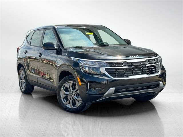 Vehicle image 4 of 47