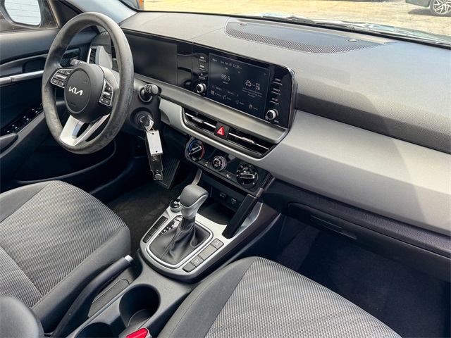 Vehicle image 23 of 47