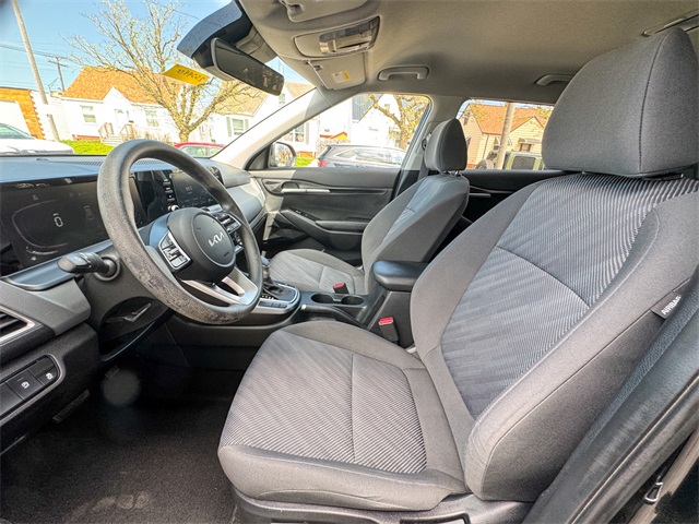 Vehicle image 16 of 47