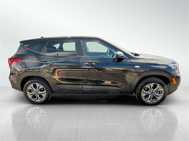 Vehicle image 6 of 47
